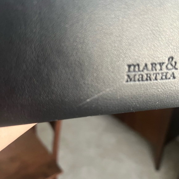 New Mary & Martha Crossbody Wallet - Picture 4 of 5